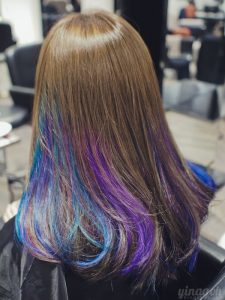 hair color spray and utensils